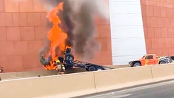Video: 3 người tử vong sau vụ va chạm gây ra hỏa hoạn giữa 2 ôtô