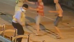 Video: Nhân viên và bảo vệ Trạm thu phí Ninh Xuân bị đánh trọng thương