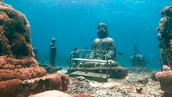 Video: Chiêm ngưỡng tượng Phật phủ rêu xanh dưới đáy đại dương