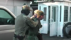 Video: Binh sĩ Nga bị bắt vì nghi tuồn bí mật cho Ukraine