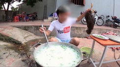 Video: Xem xét xử lý nghiêm Hưng Vlog vì 'nấu cháo gà' để nguyên lông