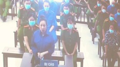 Video: Tòa đang xử vợ Đường 'Nhuệ' cùng 4 cán bộ thao túng đấu giá đất ở Thái Bình