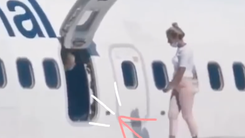 Video: Nữ hành khách mở cửa thoát hiểm, đi trên cánh máy bay