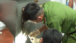 Video: Điều tra vụ trộm trổ nóc nhà, lấy cắp hơn 700 triệu đồng ở Tiền Giang