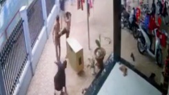 Video: Xông vào nhà dân đánh người có thể do mâu thuẫn tiếng loa kẹo kéo