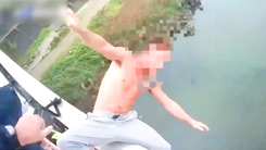 Video: Bạn gái không chịu gặp, một thanh niên nhảy cầu tự tử