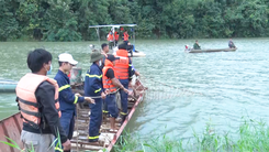 Video: Tìm thấy thi thể 2 người bị lật thuyền ở Kon Tum