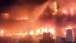 Video: Chung cư 13 tầng tại Đài Loan bốc cháy dữ dội, 46 người thiệt mạng