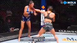 Video: Nữ võ sĩ bẻ tay đối thủ giành chiến thắng knock-out trong 15 giây
