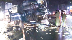 Video: 2 xe tải 'đấu đầu' 1 tài xế mắc kẹt trong cabin, tử vong tại chỗ