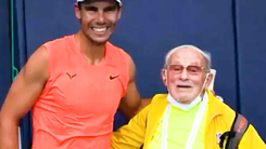 Video: Người chơi quần vợt chuyên nghiệp cao tuổi nhất thế giới giao lưu với ngôi sao Nadal