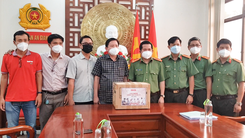 Video: Báo Tuổi Trẻ trao tặng thiết bị y tế phòng, chống dịch COVID-19 cho tỉnh An Giang