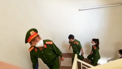 Video: Hàng loạt sai phạm tại công ty của đại gia Trung 'lửa'