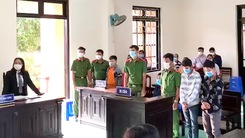 Video: Tuyên án nhóm thanh thiếu niên cướp tài sản của cháu bé 12 tuổi ở Vĩnh Long
