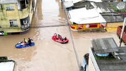 Video: Cận cảnh ngập lụt do 2 con đập bị vỡ, làm 18 người thiệt mạng ở Brazil