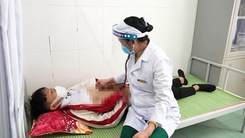 Video: 17 học sinh bị phản ứng nặng sau tiêm vắc xin phòng COVID-19 ở Thanh Hóa đã ổn định