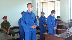 Video: 21 tháng tù cho 4 người xúi giục dân đến UBND xã đòi tiền, gây rối
