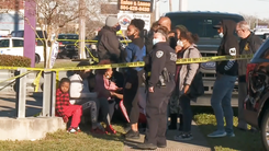 Video: Xả súng ngay tại tiệm bán súng, 3 người chết, 2 người bị thương