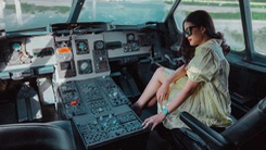 Video: Máy bay Boeing trở thành quán cà phê độc đáo