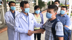 Video: Bệnh viện Chợ Rẫy tiếp thêm y bác sĩ cho vùng dịch Gia Lai
