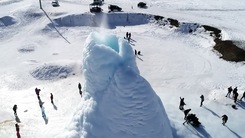 Video: Núi băng phun trào cực hiếm... thu hút du khách