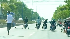Video: ‘Quái xế' lại chặn đường, dàn trận đua xe gây náo loạn