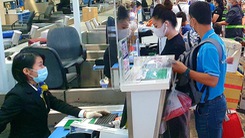 Video: Sân bay Tân Sơn Nhất ùn tắc dịp lễ 30-4