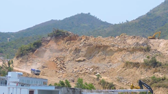 Video: Dự án dùng hơn 64 tấn thuốc nổ phá núi gây lo lắng cho người dân