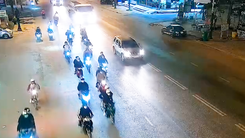 Video: 'Quái xế' học sinh, thanh niên 4 vùng rủ nhau về Đức Trọng náo loạn quốc lộ 20