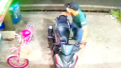 Video nóng: Lộ diện kẻ trộm xe, đâm chết bác sĩ ở Bình Dương khi bị ngăn cản