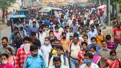 Video: Người dân Ấn Độ đổ xô đi mua sắm, du lịch khi nhiều thành phố dỡ phong tỏa