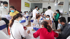 Video: Hơn 100 người dự sự kiện bất động sản giữa mùa dịch ở Đồng Xoài