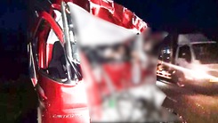 Video: Tông vào đuôi xe chở dừa đang đậu ven quốc lộ, tài xế tử vong trên cabin