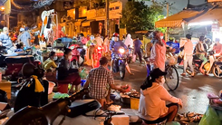 Video: Người dân TP.HCM họp chợ lúc 3h sáng