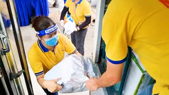 Video: TP.HCM triển khai 2 triệu túi an sinh, không để sót một ai khó khăn