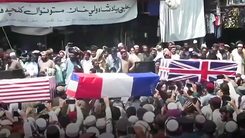 Video: Taliban ăn mừng, mang súng ống và 'quan tài giả' diễu hành ở Afghanistan