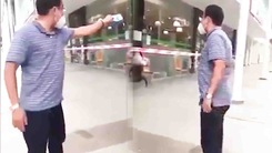 Video: Ông Hồ Hữu Nhân, người xưng thành viên ‘Ban chỉ đạo phòng chống dịch’ la lối ở siêu thị, bị khởi tố