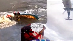 Video: Dùng trực thăng giải cứu 5 ngư dân trên tàu cá đang chìm dần ở Liêu Ninh