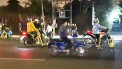 Video: Cảnh sát phục kích, bắt nhóm ‘quái xế’ trên quốc lộ 1
