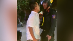 Video: Nổi nóng với cảnh sát từ vụ vi phạm giao thông, người đàn ông bị bắt do chống người thi hành công vụ