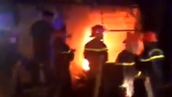 Video: Cháy nhà trong đêm, người mẹ và con gái 7 tuổi tử vong