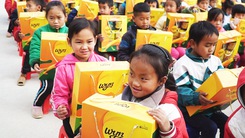 Tết dinh dưỡng cho trẻ em vùng cao: Mang quà Tết sớm đến học sinh Hà Giang