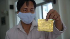 Video: Ngắm 18 lá vàng mỏng như tờ giấy khắc hình voi từ 1.500 năm trước