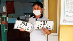 Video: Một người ở Hà Tĩnh bấm ngẫu nhiên được biển số xe ‘5 số 4’