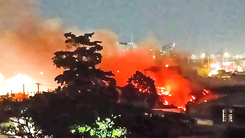 Video: Đục cửa chữa cháy xưởng gỗ giữa đêm