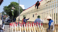 Video: Tháo dỡ lan can như ‘hàng rào nhà tù’ tại cầu Đại An sau phản ứng của cộng đồng mạng