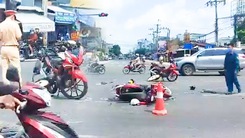 Video: Điều tra vụ 2 thanh niên gây tai nạn, dùng bình xịt hơi cay tấn công người dân