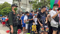 Trực tiếp: Hàng ngàn người xếp hàng 'trắng đêm' chờ lấy vé xem trận nữ Việt Nam - Thái Lan