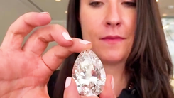 Video: Cận cảnh viên kim cương trắng lớn nhất thế giới có giá hơn 20 triệu USD