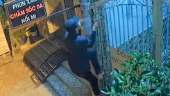Video: Trích xuất camera ghi hình kẻ gian đột nhập nhà người dân lấy trộm tài sản